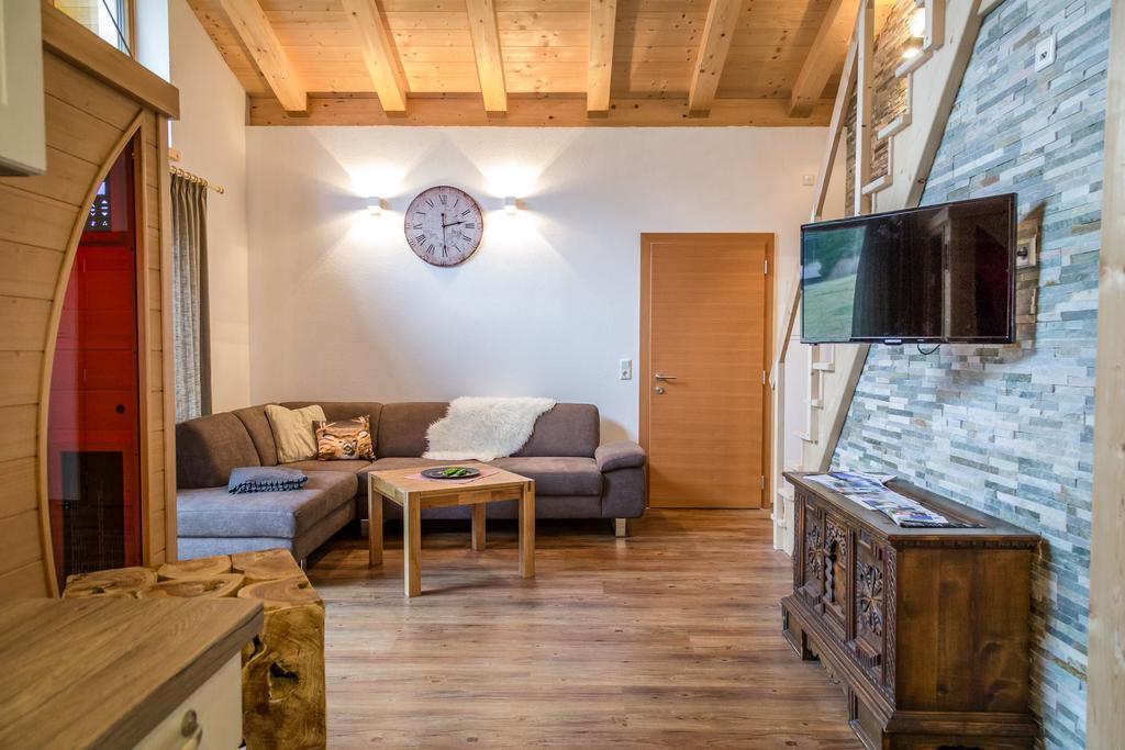 Zugspitzchalets Biberwier Room photo
